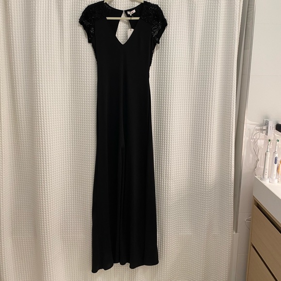 Parker Cap Sleeve Beaded Embroidered Gown NWT - Picture 1 of 9